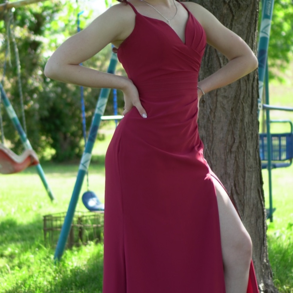 size 6 burgundy maroon tank cross cross strap prom dress